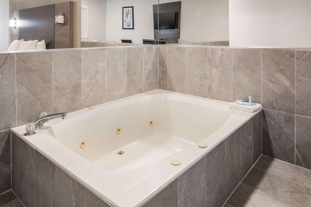 Quality Inn & Suites Fort Worth Bilik gambar